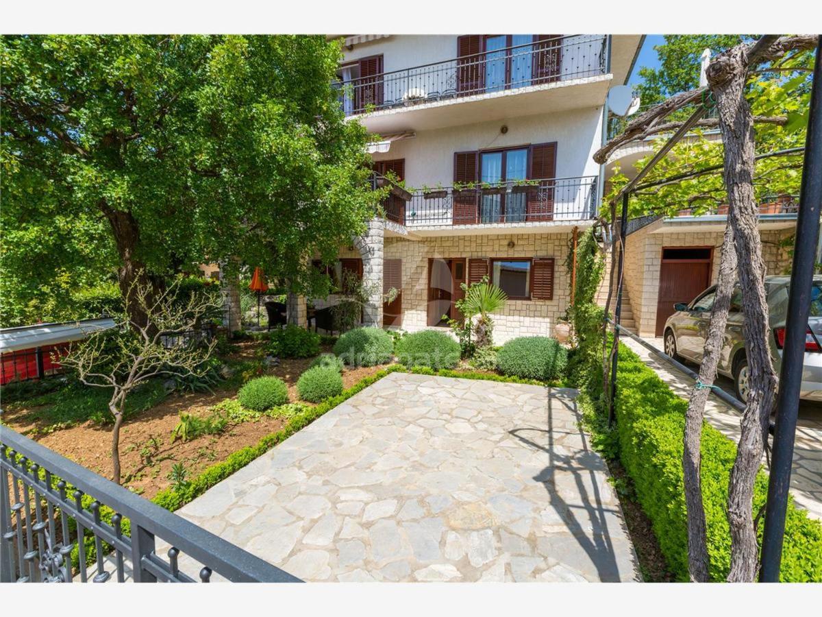 Apartments Dora Selce Bagian luar foto