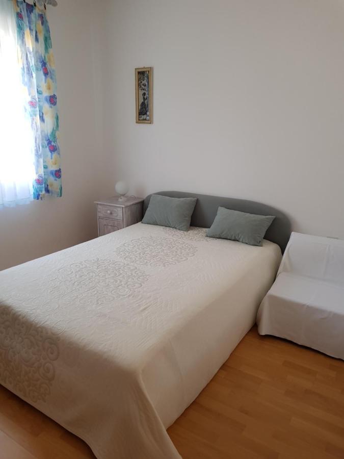Apartments Dora Selce Bagian luar foto